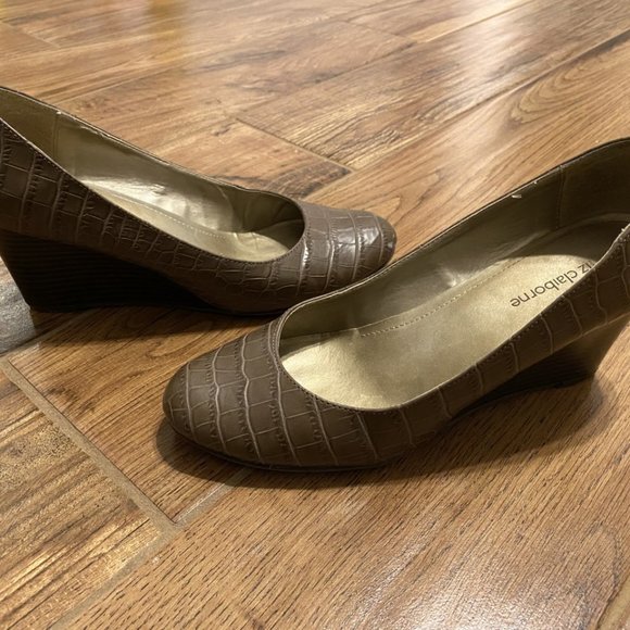 Brown Liz Claiborne Wedges - Picture 1 of 7